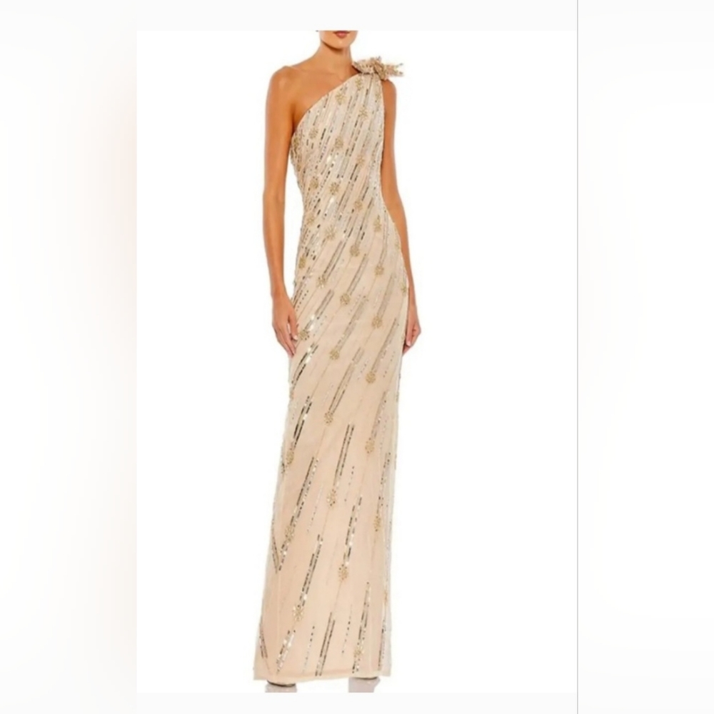 NWOT Mac Duggal one shoulder beaded Sequin gold gown Size 12